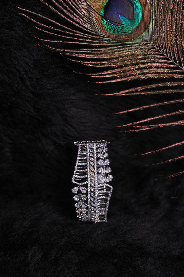 Ammaira’s Silver Plated AAA AD Zirconia Openable Bracelet