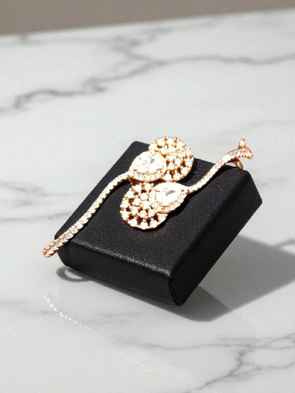 ✨ Ammaira’s Sleek Shine Rose Gold Plated AAA AD Zirconia Openable Bracelet ✨