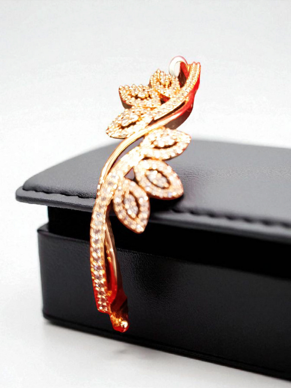 ✨ Ammaira’s Timeless Glow Rose Gold Plated AAA AD Zirconia Stone Openable Bracelet ✨